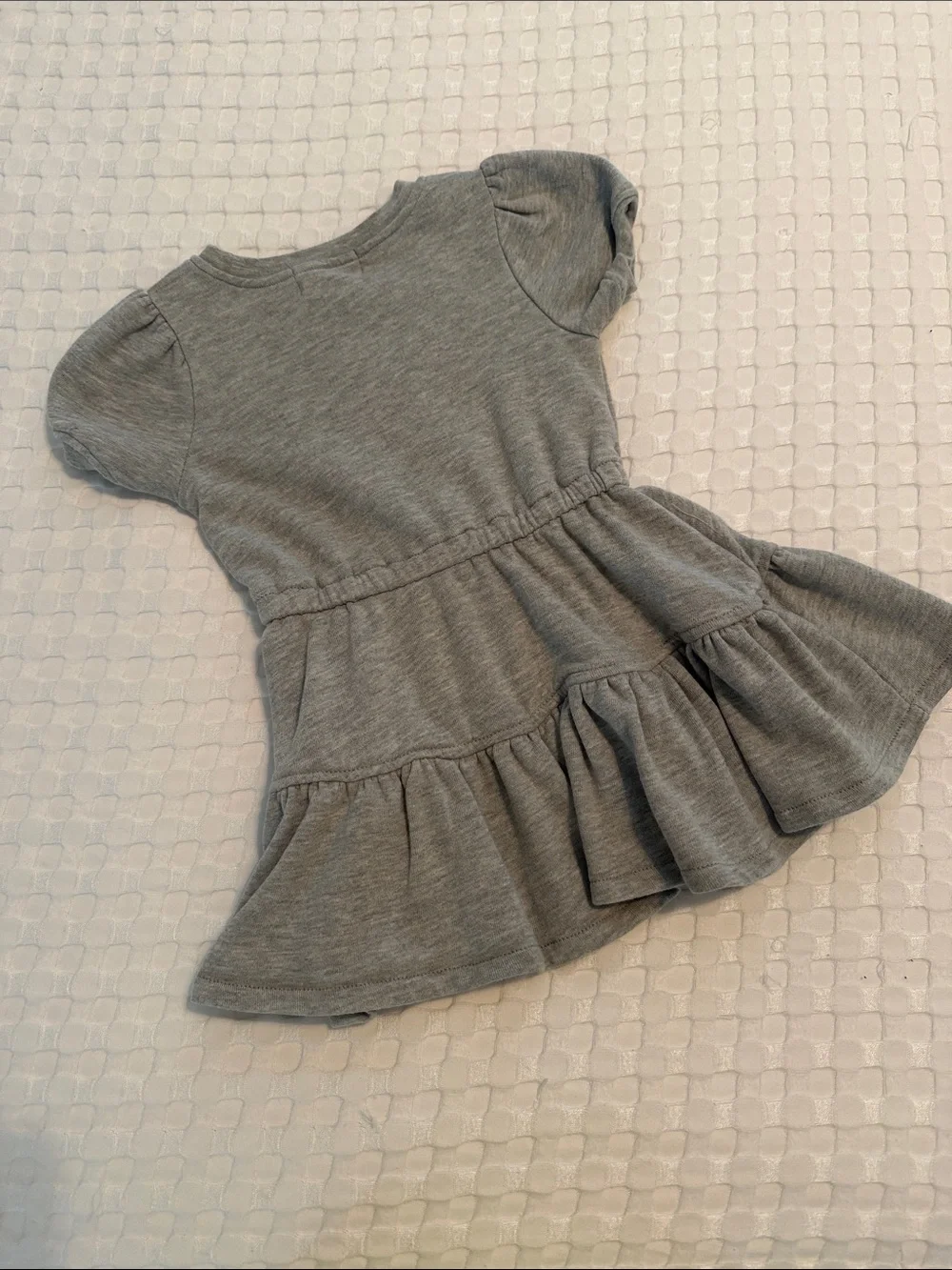 Peek soft gray